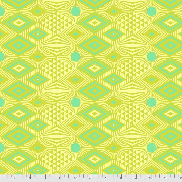 Daydreamer Lucy in Pineapple by Tula Pink | PWTP096.PINEAPPLE