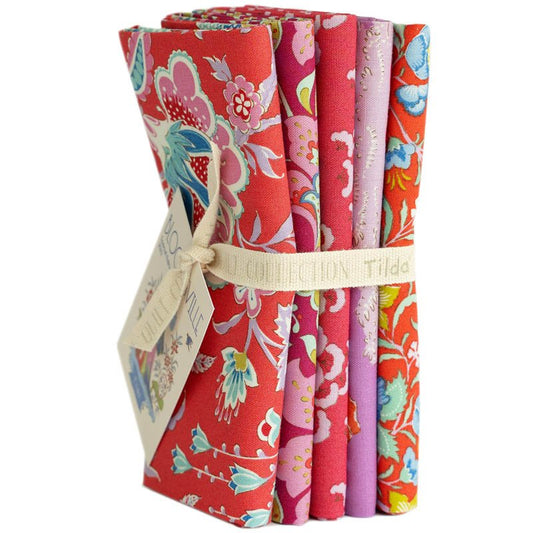 Bloomsville Fat Quarter Bundle in Tomato Plum by Tilda Fabrics | TIL300159