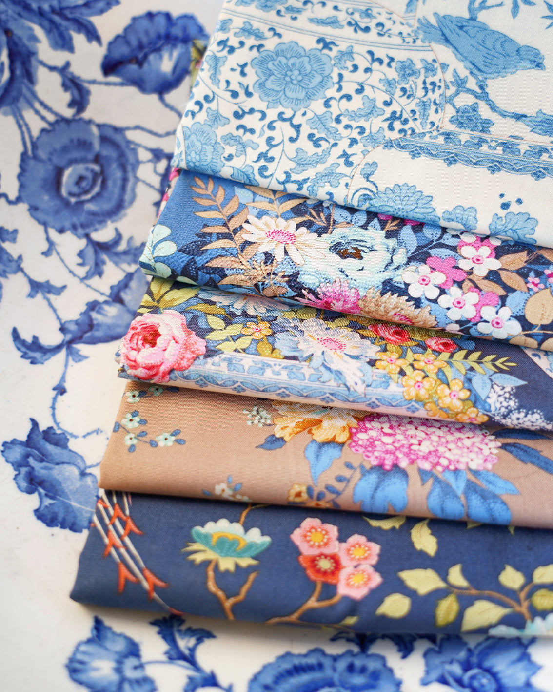 Chic Escape Blue Sand Fat Quarter Bundle by Tilda Fabrics | TIL300130
